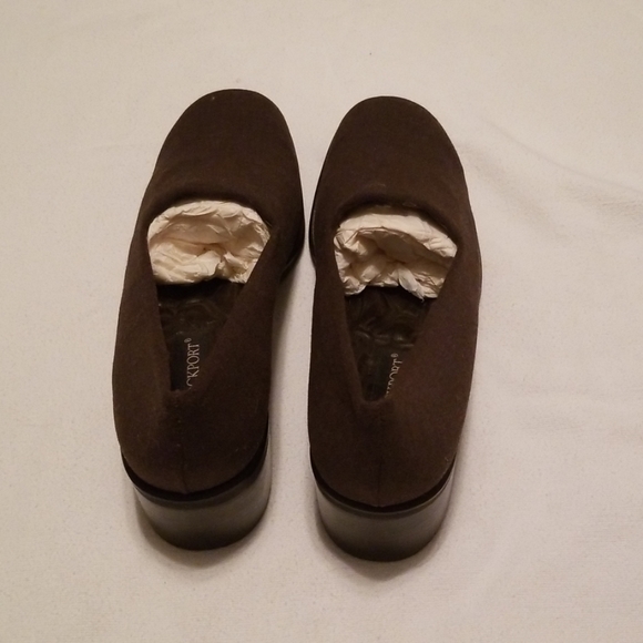 Shoes - Picture 2 of 4